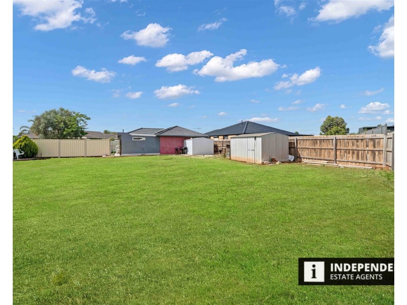 9 Garfield close, Melton South VIC 3338