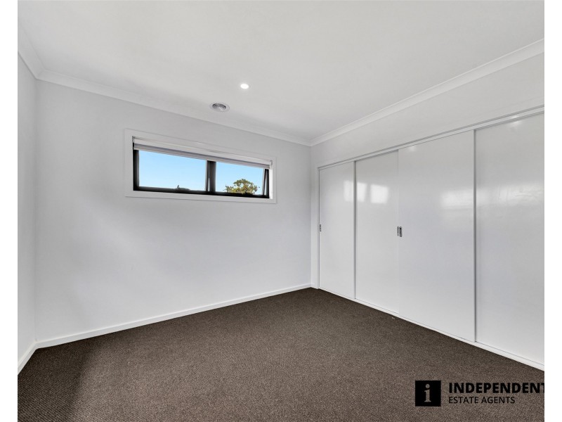 1/80 Marylyn Place, Cranbourne VIC 3977