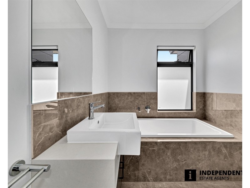 1/80 Marylyn Place, Cranbourne VIC 3977