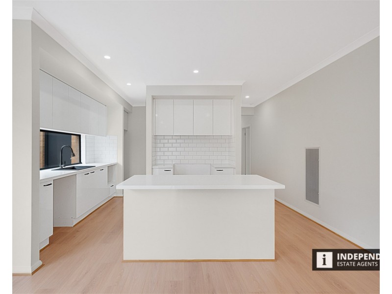 17 Belle-Fleur Way, Brookfield VIC 3338