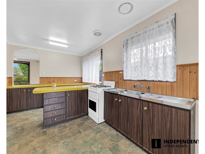 36 Marklin St, Cranbourne VIC 3977