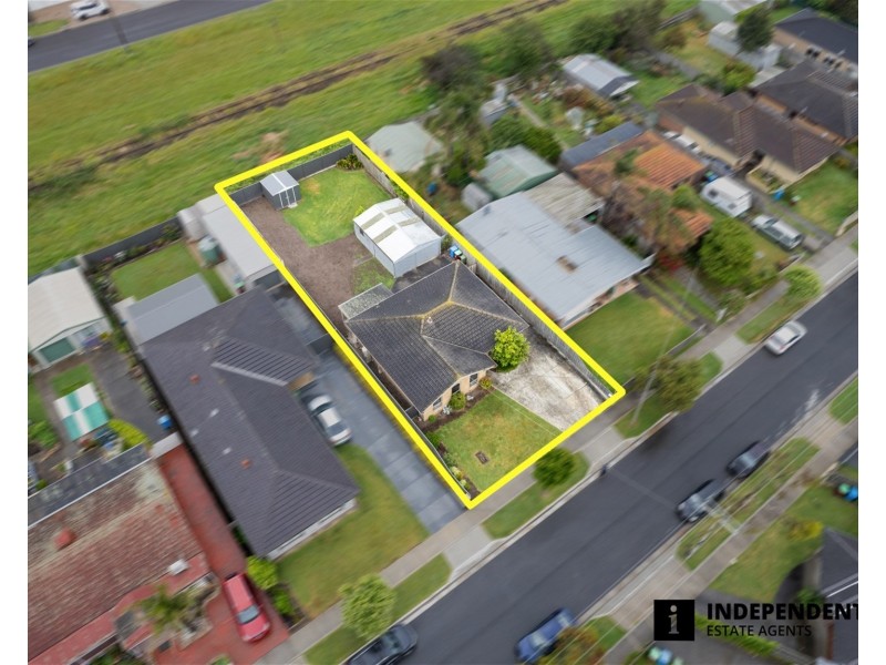 36 Marklin St, Cranbourne VIC 3977