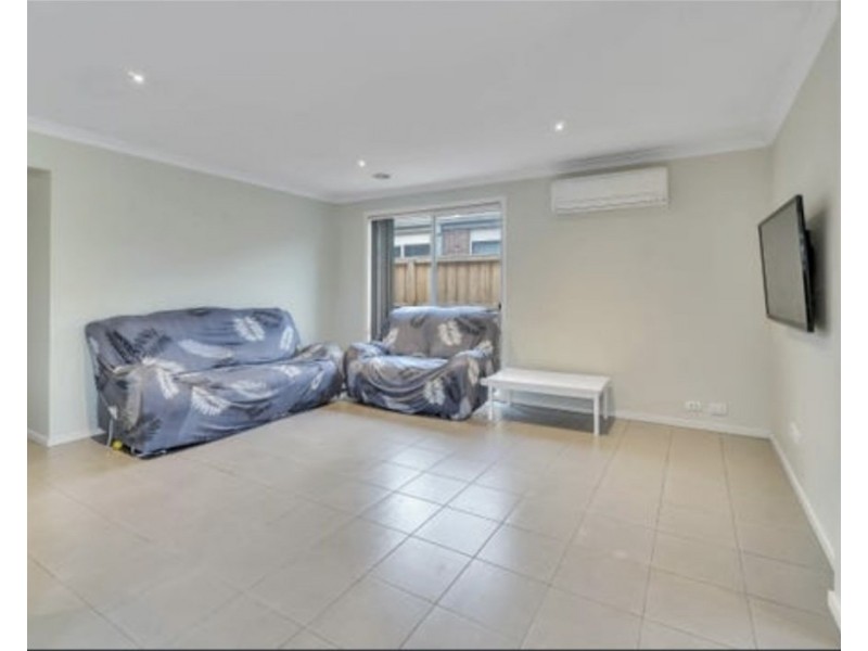 27 Andie Way, Tarneit VIC 3029