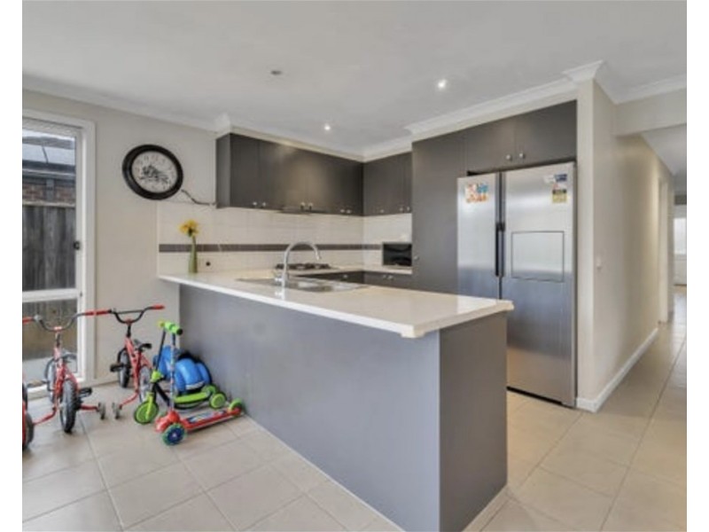 27 Andie Way, Tarneit VIC 3029