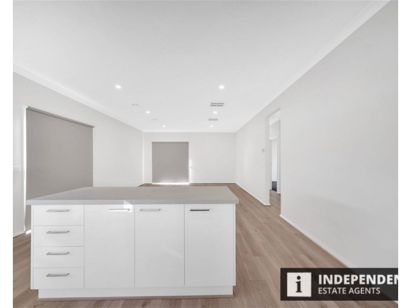 13 Kallara Road, Brookfield VIC 3338