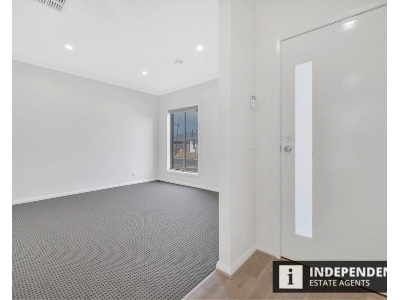 13 Kallara Road, Brookfield VIC 3338