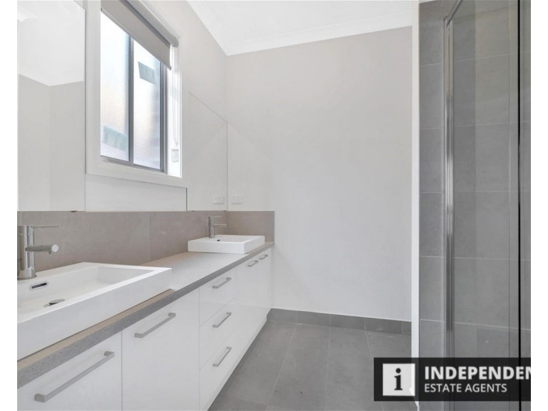 13 Kallara Road, Brookfield VIC 3338