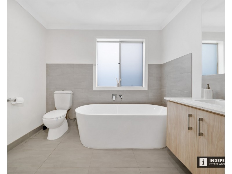 23 Merano Circuit, Cranbourne South VIC 3977