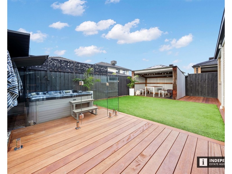 23 Merano Circuit, Cranbourne South VIC 3977