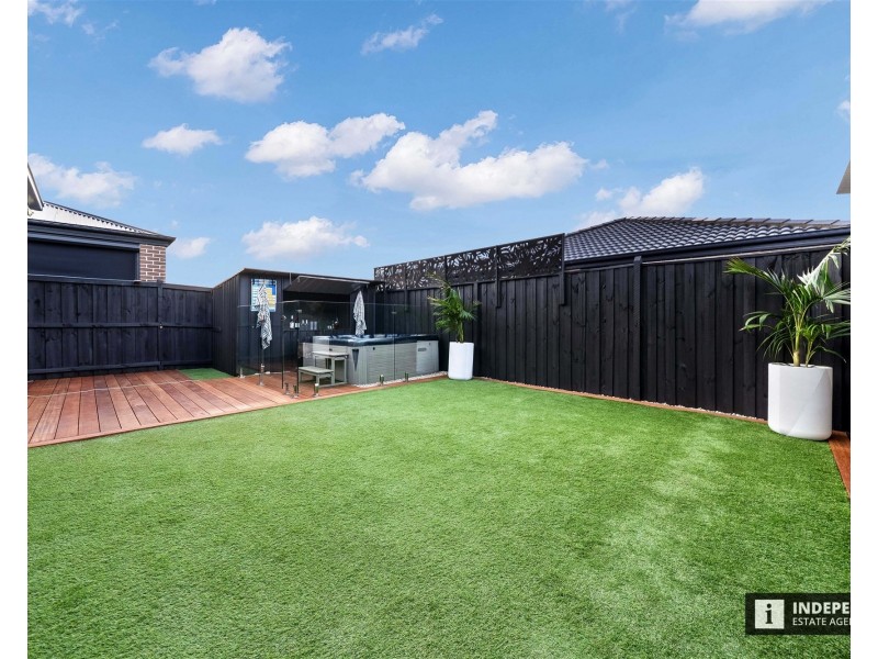 23 Merano Circuit, Cranbourne South VIC 3977