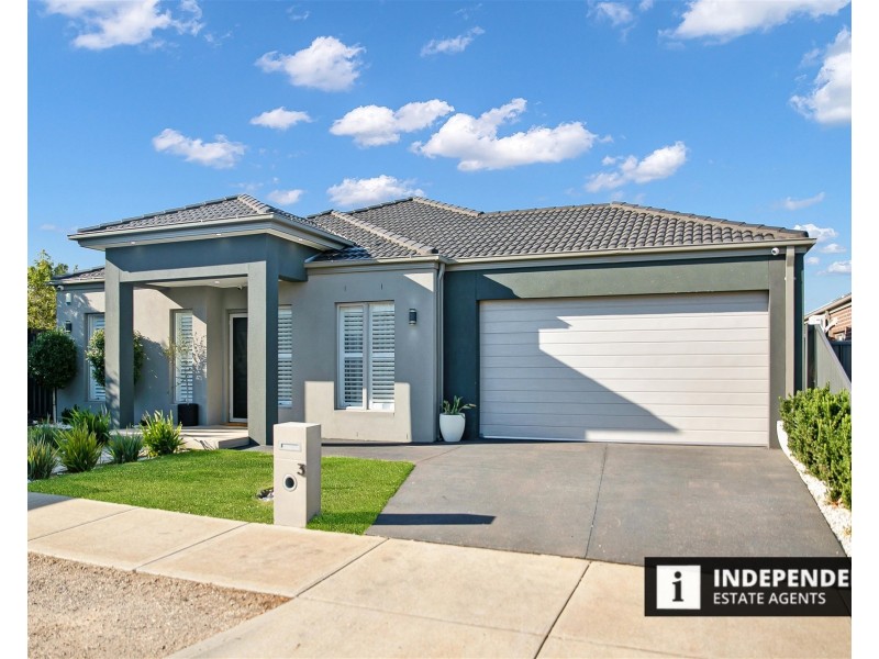 3 Cardigan Close, Melton South VIC 3338