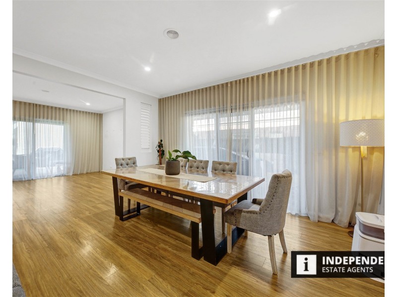 3 Cardigan Close, Melton South VIC 3338