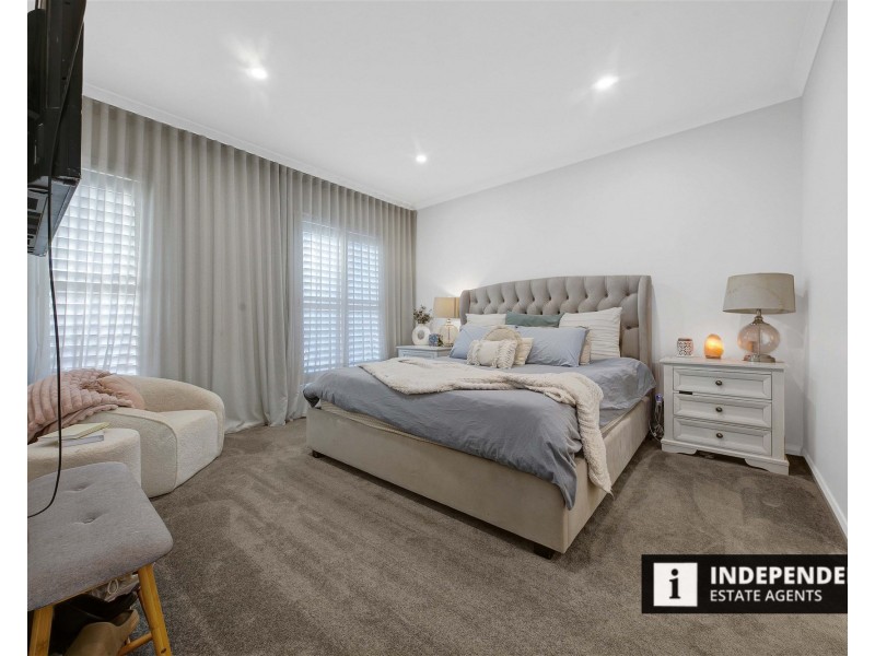 3 Cardigan Close, Melton South VIC 3338