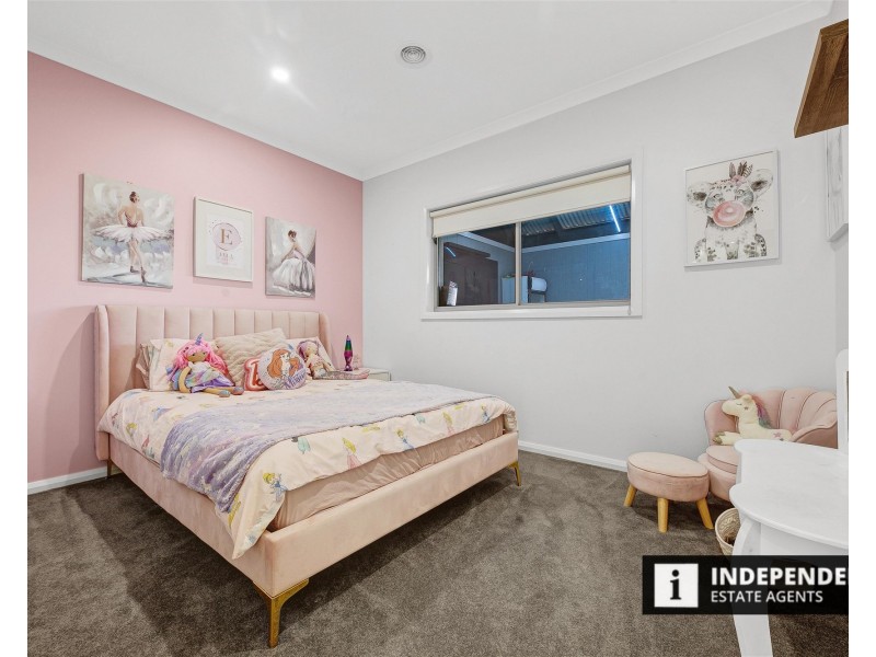 3 Cardigan Close, Melton South VIC 3338