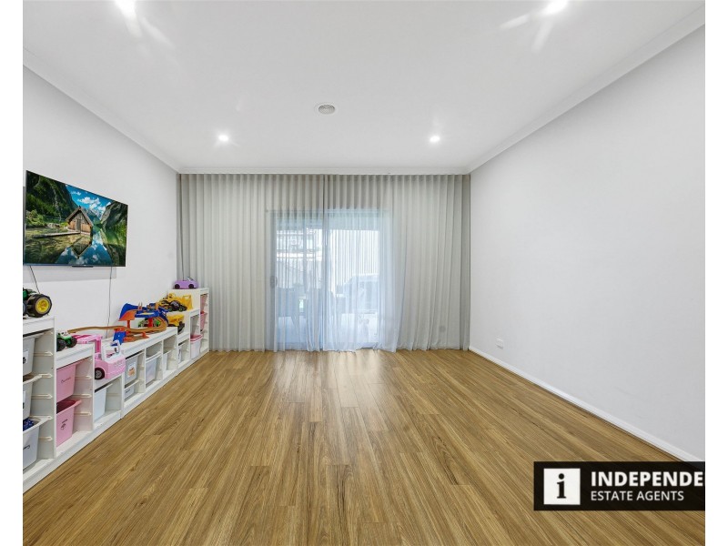 3 Cardigan Close, Melton South VIC 3338