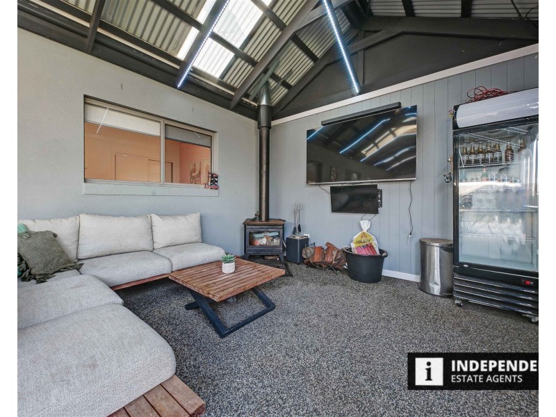 3 Cardigan Close, Melton South VIC 3338