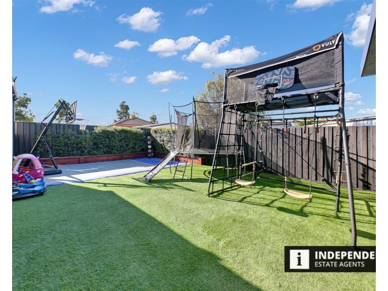 3 Cardigan Close, Melton South VIC 3338