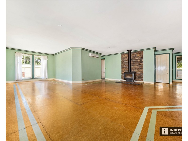 15 Garden Street, Cranbourne East VIC 3977