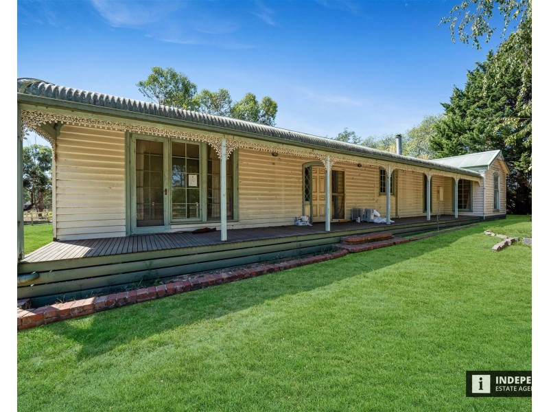 15 Garden Street, Cranbourne East VIC 3977