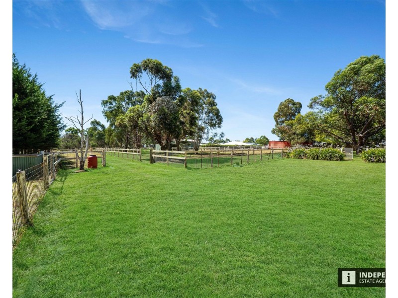 15 Garden Street, Cranbourne East VIC 3977