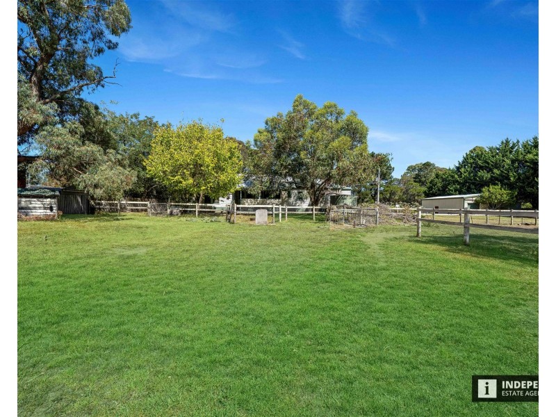 15 Garden Street, Cranbourne East VIC 3977