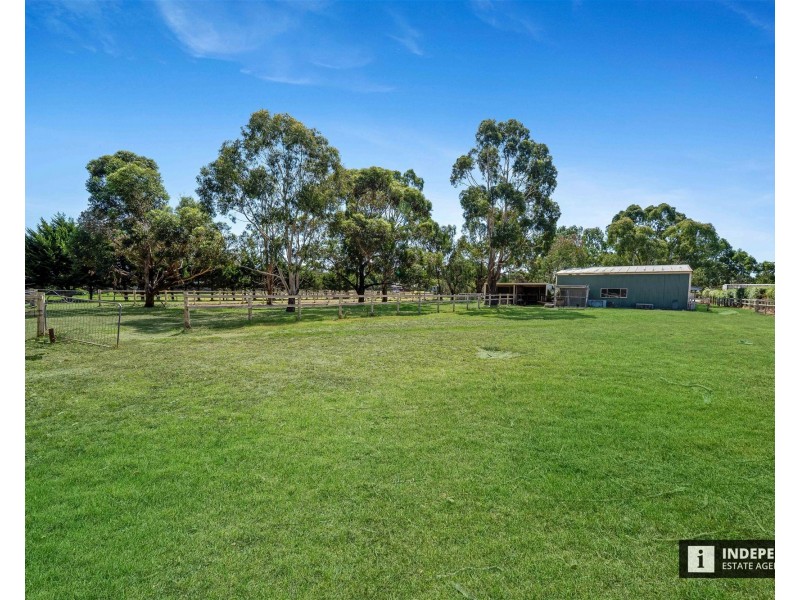 15 Garden Street, Cranbourne East VIC 3977