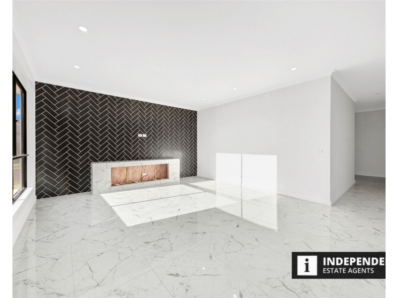 2 Ruff Way, Melton South VIC 3338