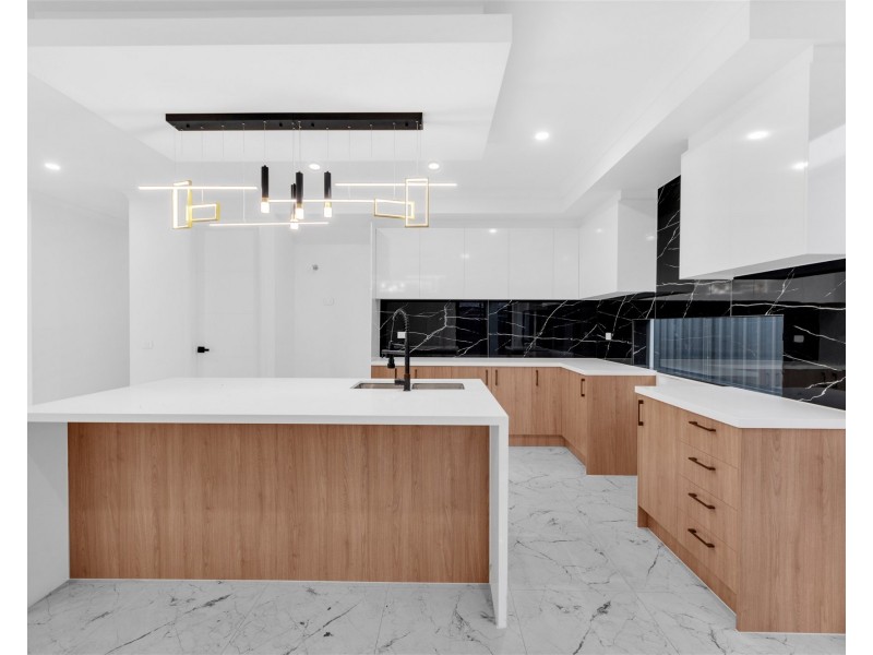 2 Ruff Way, Melton South VIC 3338