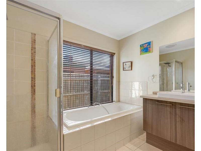 69  Dalray Crescent, Kurunjang VIC 3337