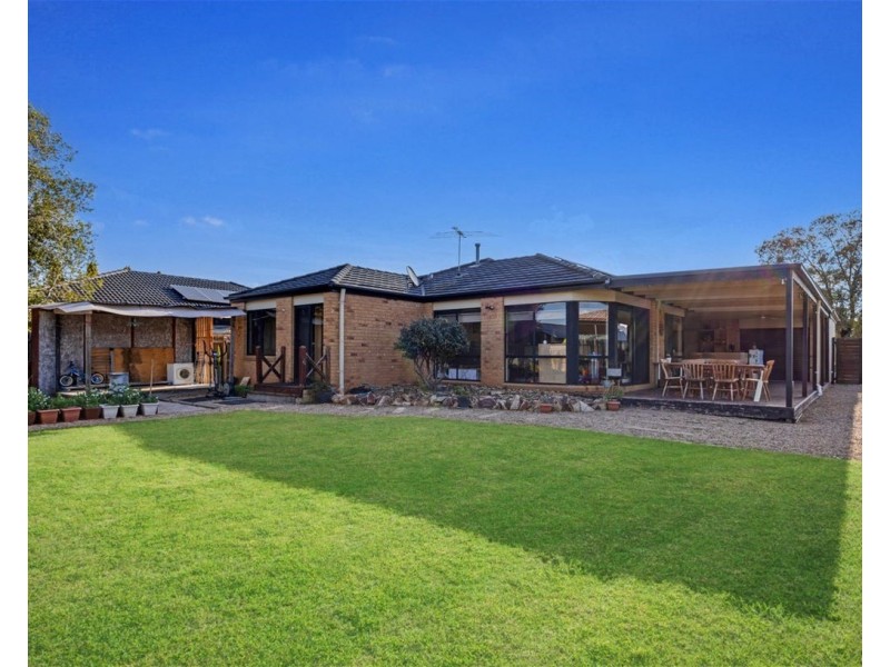 69  Dalray Crescent, Kurunjang VIC 3337