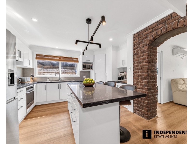 31 Fenfield Street, Cranbourne VIC 3977