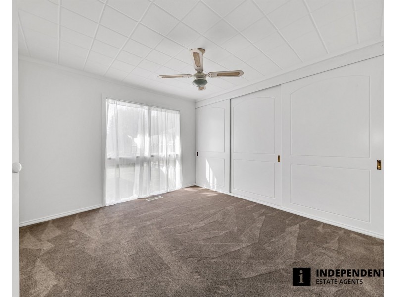 31 Fenfield Street, Cranbourne VIC 3977