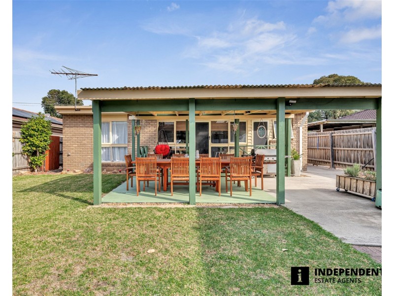 31 Fenfield Street, Cranbourne VIC 3977