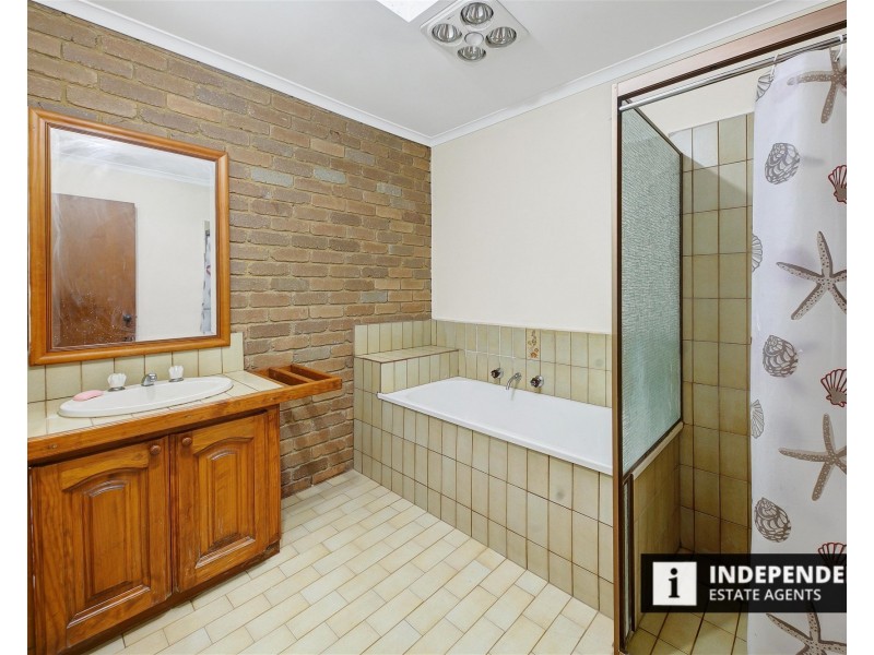 17 Monash Street, Melton South VIC 3338