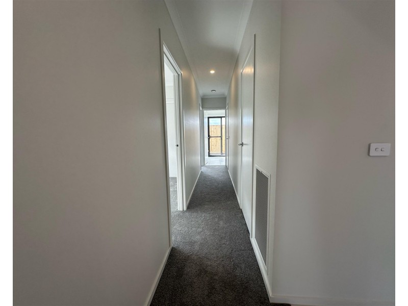 20 Monakeeba Boulevard, Woodstock VIC 3751