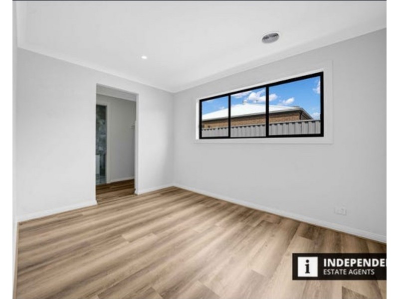 30 Cook Rd., Melton South VIC 3338