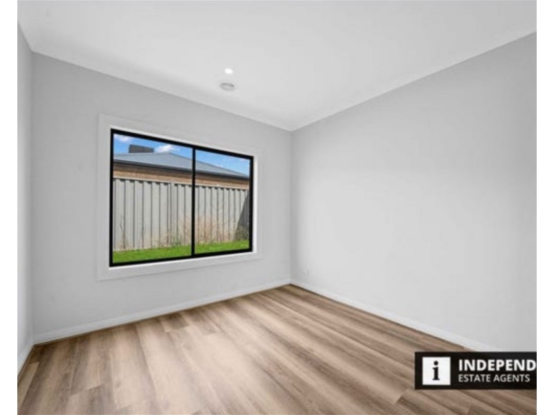 30 Cook Rd., Melton South VIC 3338