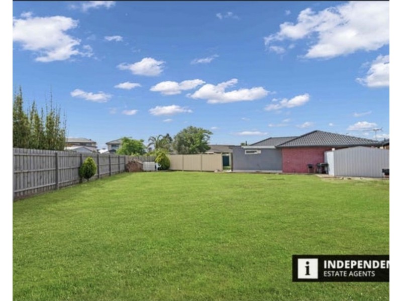 9 Garfield close, Melton South VIC 3338