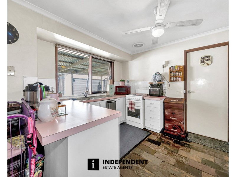 14 Heywood Crescent, Cranbourne North VIC 3977