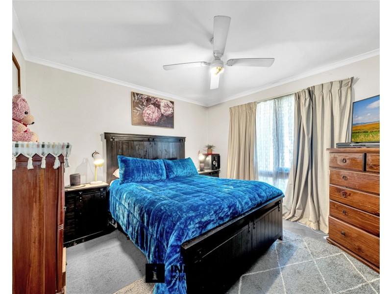 14 Heywood Crescent, Cranbourne North VIC 3977