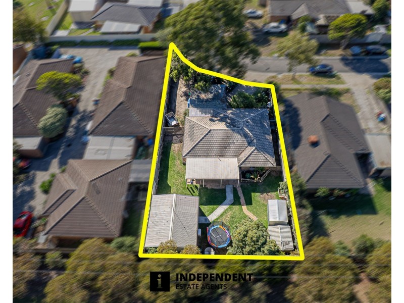 14 Heywood Crescent, Cranbourne North VIC 3977
