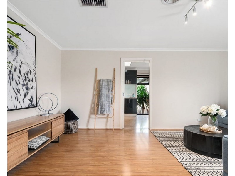 35  Grace Street, Melton South VIC 3338