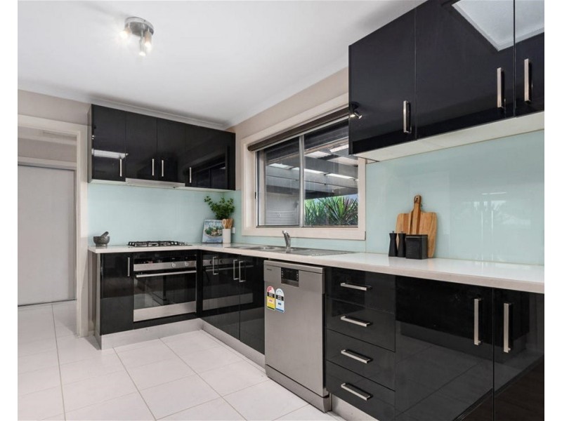 35  Grace Street, Melton South VIC 3338