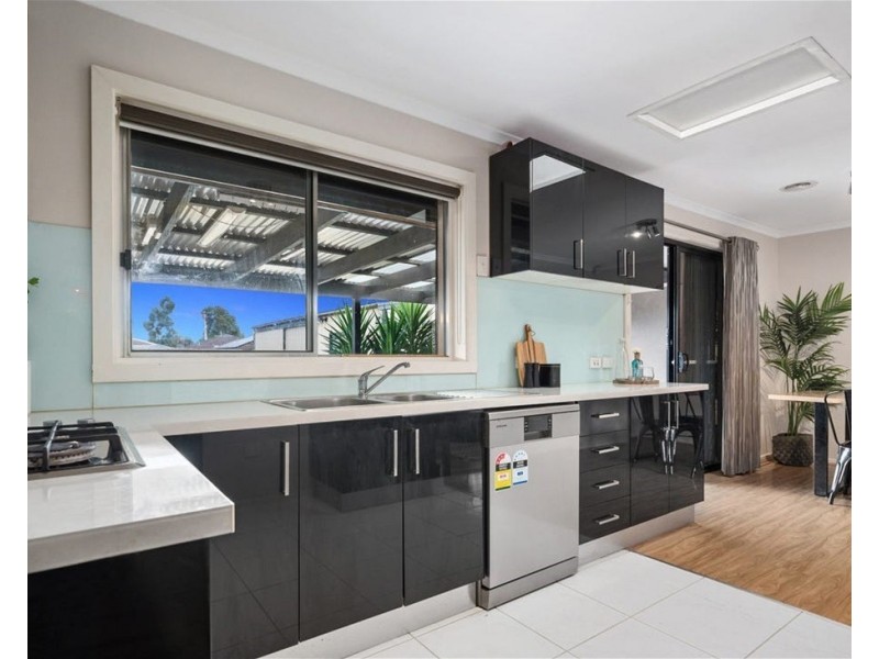 35  Grace Street, Melton South VIC 3338