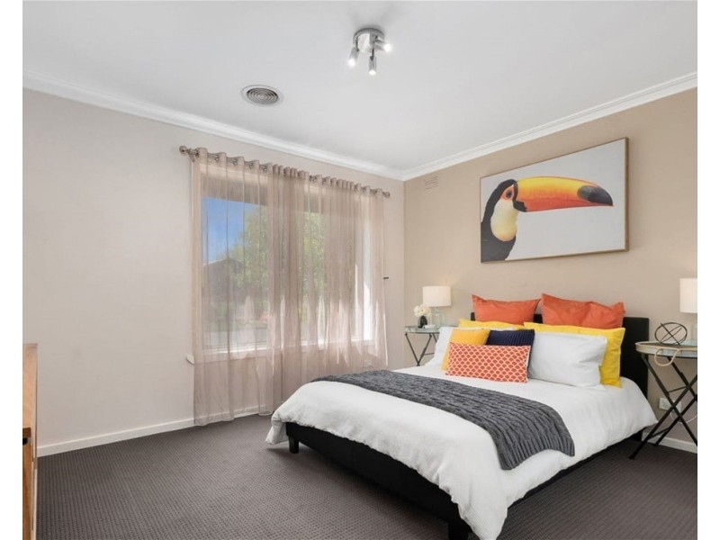 35  Grace Street, Melton South VIC 3338