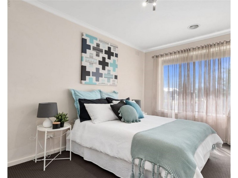 35  Grace Street, Melton South VIC 3338