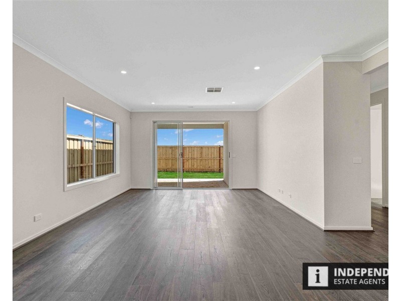 129 Shelterbelt Avenue, Melton South VIC 3338