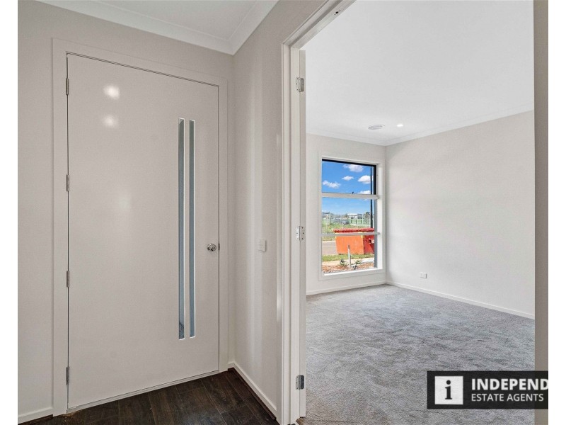 129 Shelterbelt Avenue, Melton South VIC 3338