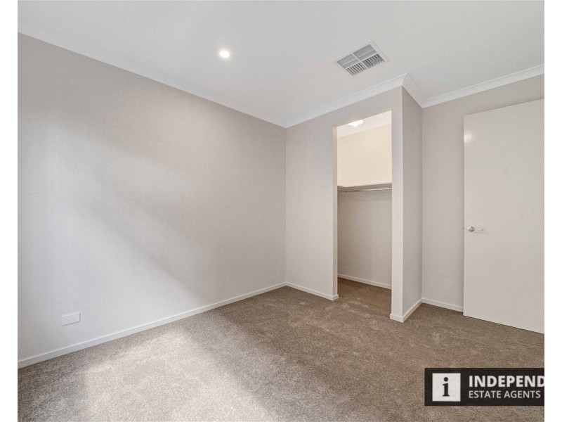 129 Shelterbelt Avenue, Melton South VIC 3338