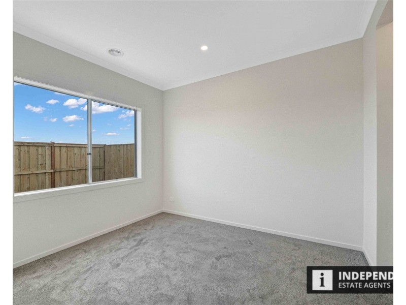 129 Shelterbelt Avenue, Melton South VIC 3338